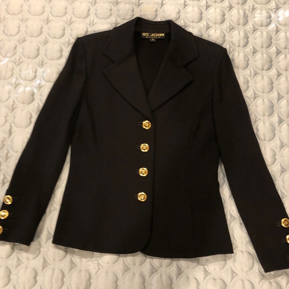 Designer: St. John Fitted Knit Blazer